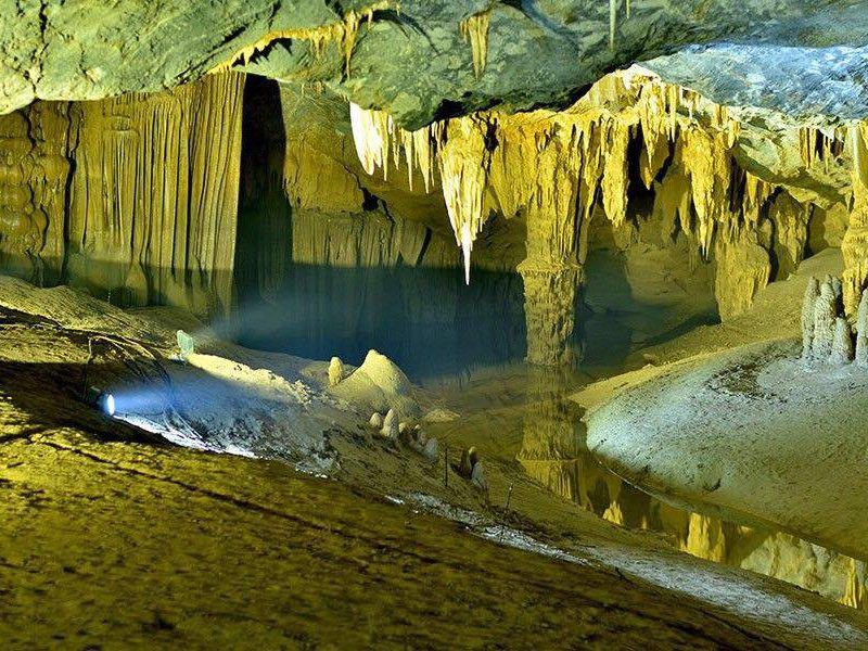 Discover Paradise Cave:Along the River In Cave 7km Adventure in a Day